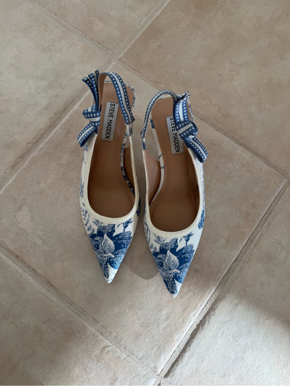 Steve Madden White and Blue Floral Pointed Toe Slingback Heels - Picture 1 of 7